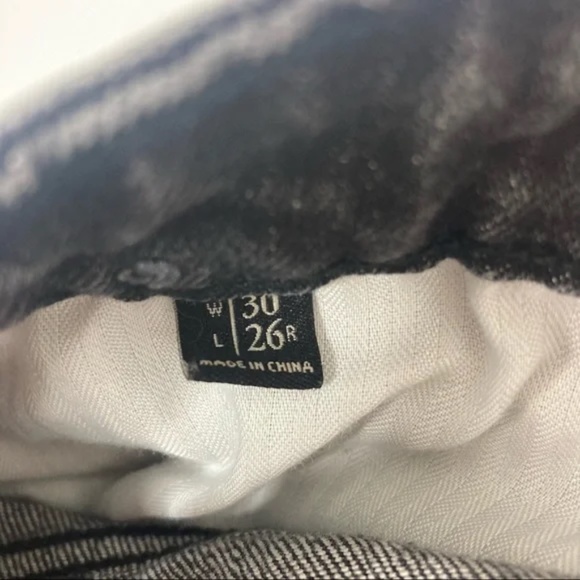 Abercrombie and Fitch High Rise Cropped Flare Jeans Size 30 Off Black - Picture 6 of 8